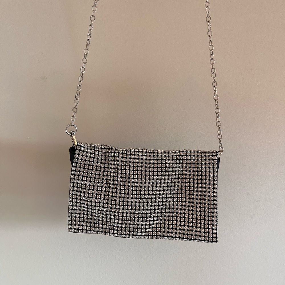 NWOT: Stylish Black and Silver Chain Clutch